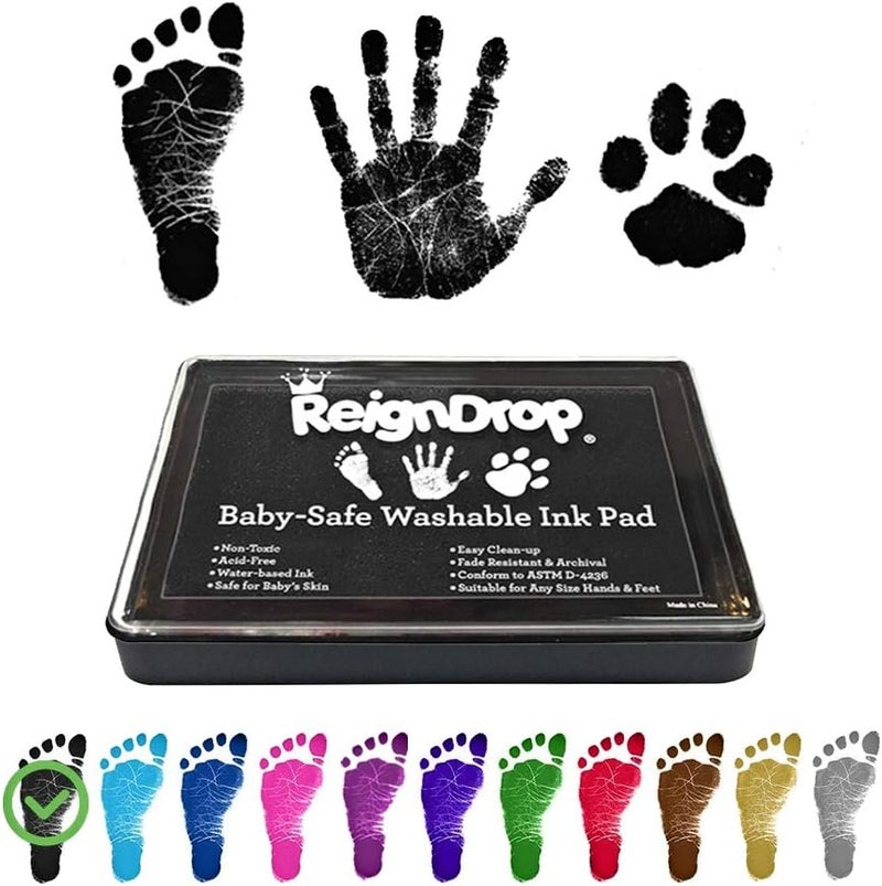 ReignDrop وسادة حبر لطباعة بصمة قدم ويد الطفل - تخلق طابع تذكاري رائع يدوم طويلاً للأطفال والرضع. مقاومة للتلطيخ، سهلة المسح عن الجلد، آمنة ولطيفة خالية من الأحماض (أسود) - Image 1
